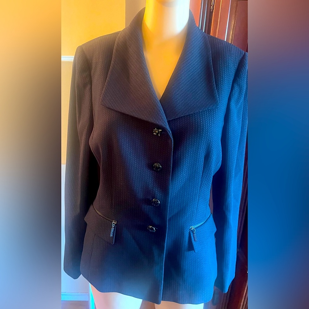 Tahari, Arthur s. Levine. 8 Petite black Jacket